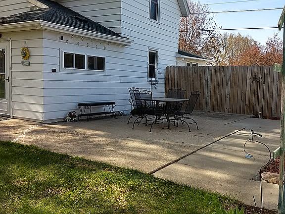 4th image of 316 1st St NW