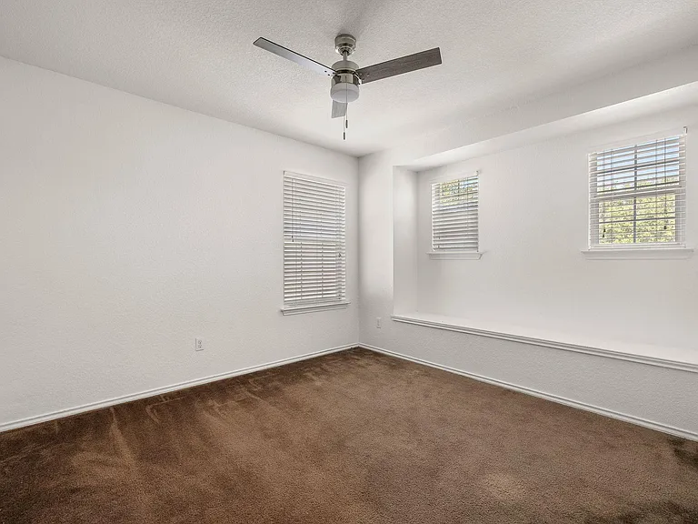 5525 Victory Gallop Dr — Photo 17