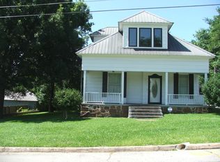 204 W 3rd St, Atoka, OK 74525