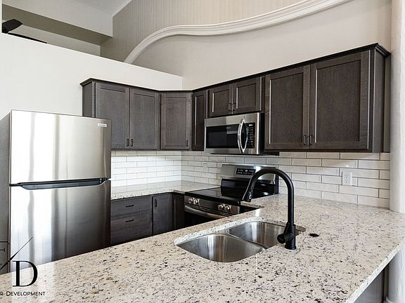 5th image of 102 E 4th St #6235690BF