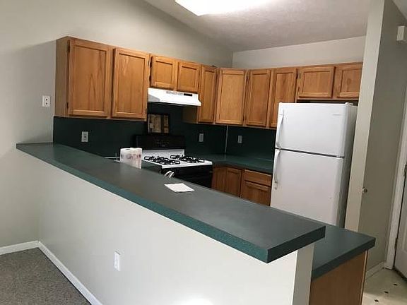 3rd image of 3613 Newcastle Dr SE #A