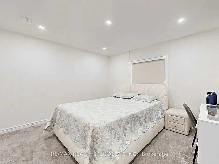 250 Chippewa Ave — Photo 33
