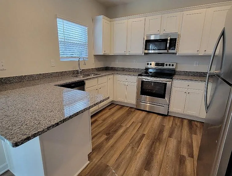 6941 Calton Ln — Photo 2