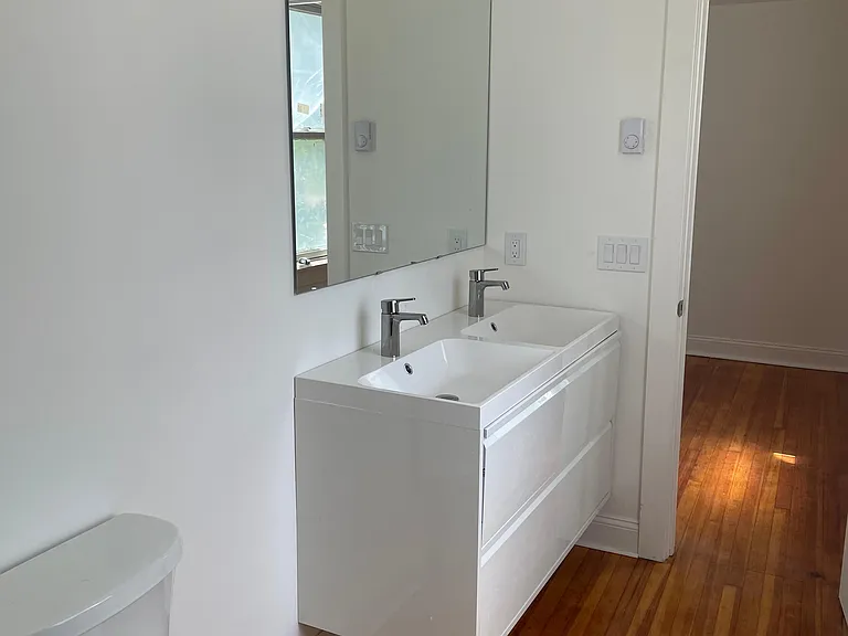 109 Marble Ave — Photo 4