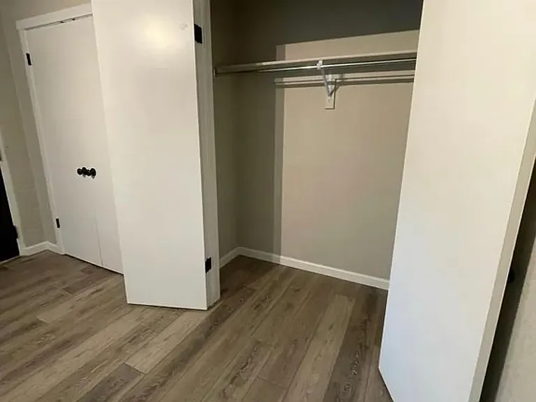 111 S Meldrum St #7 — Photo 16