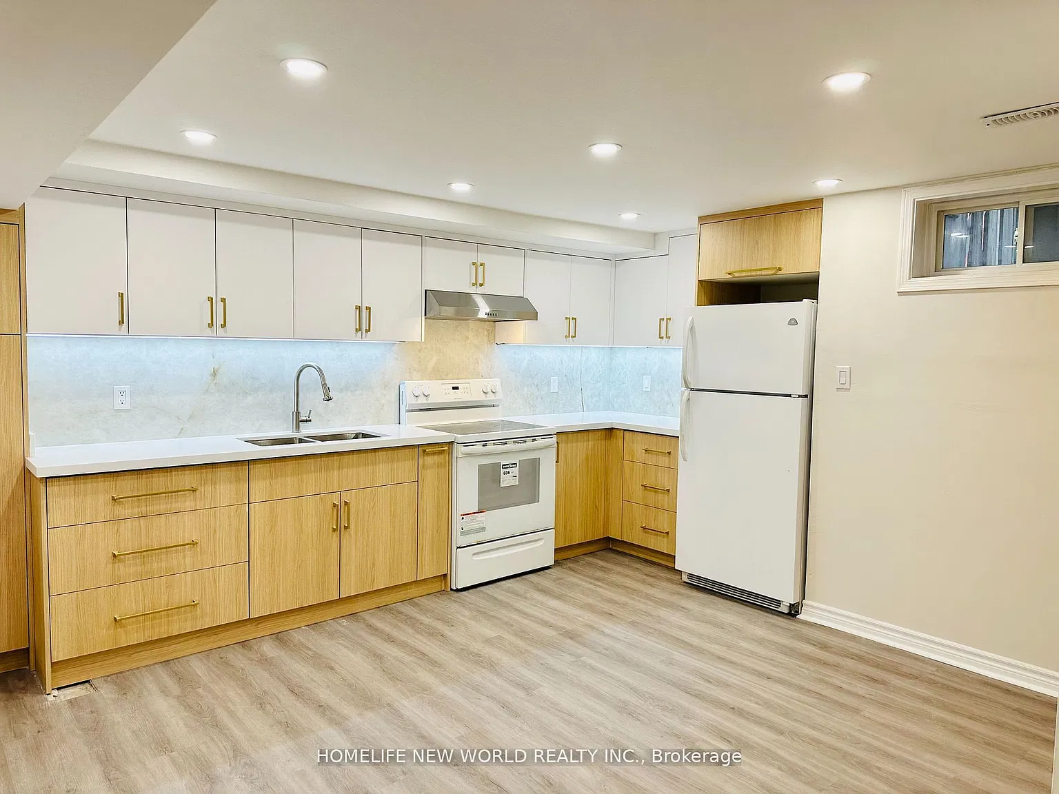 3 bed, $1,800 — Photo 2