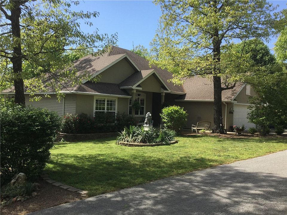 1st image of 1 Forres Ln