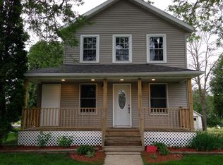 135 South St, Fall River, WI 53932