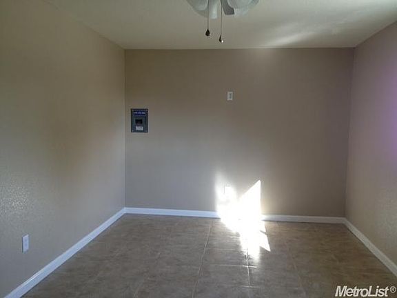 5th image of 2147 Waudman Ave