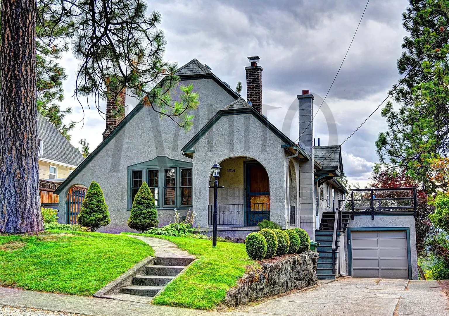 **Coming Soon** Vintage Cliff-Cannon Bungalow — Photo 1