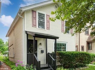 2319 Hastings Ave, Evanston, IL 60201