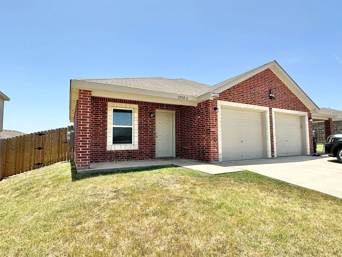 5708 Rustler Dr — Photo 2
