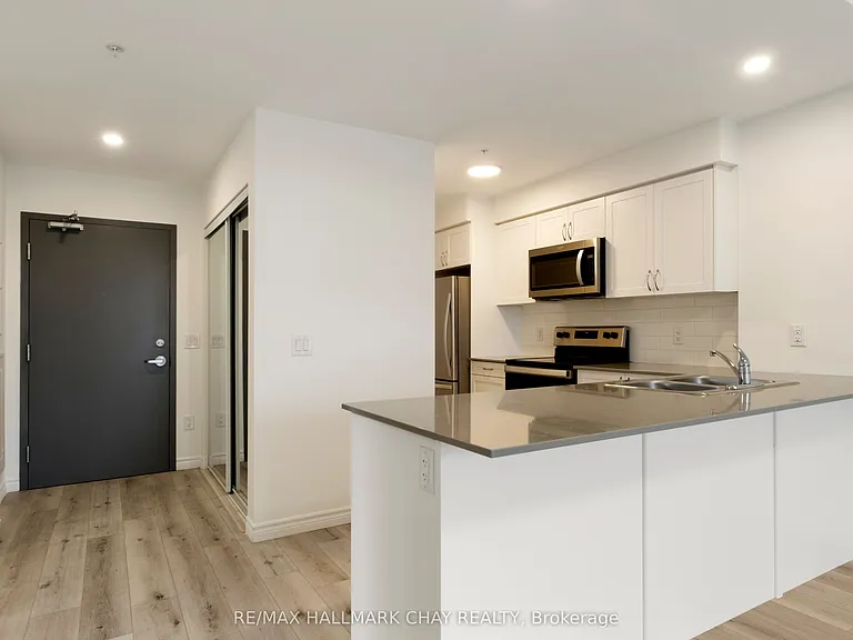 30 Hanmer St W #202 — Photo 8