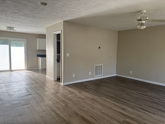 3rd image of 918-20 Kathryn Ln #920
