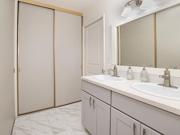 4th image of 4110 Wessex Dr