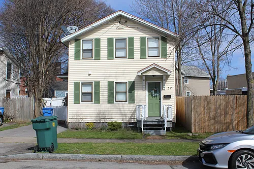 32 Pearl St Photo 1