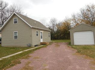 314 9th St S, Mountain Lake, MN 56159