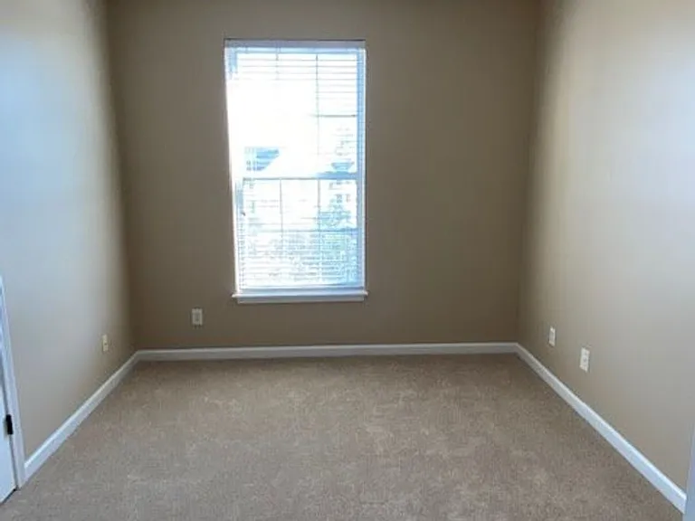3015 Winston Dr #114 — Photo 10