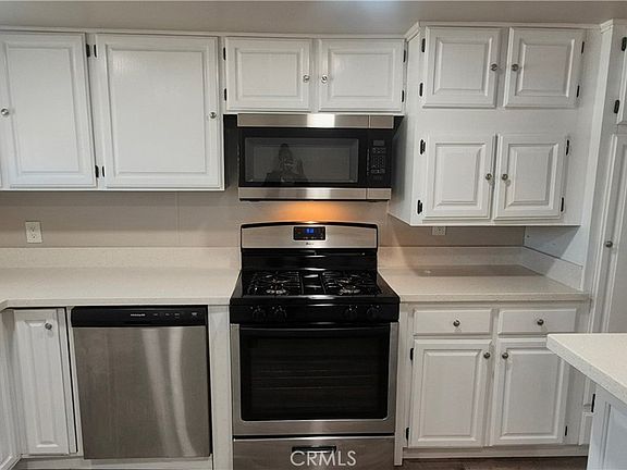 3rd image of 13903 S Zamora Ave