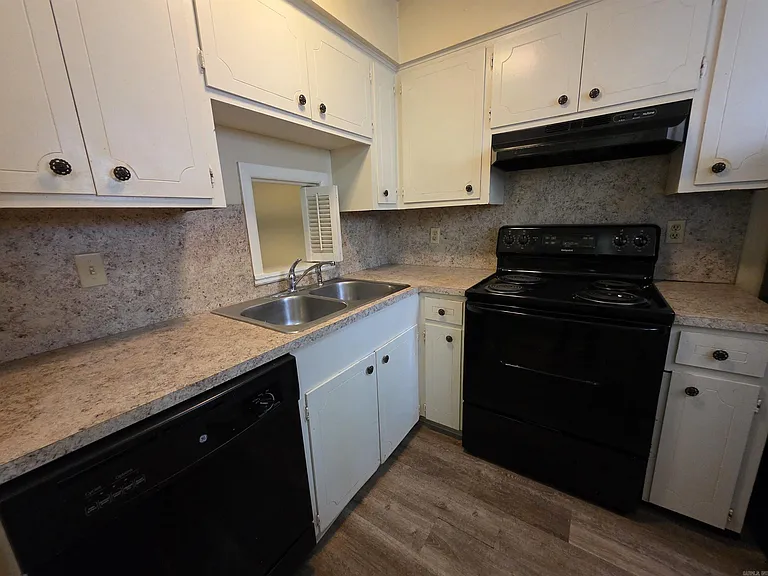 1920 Kavanaugh Blvd #5 — Photo 8