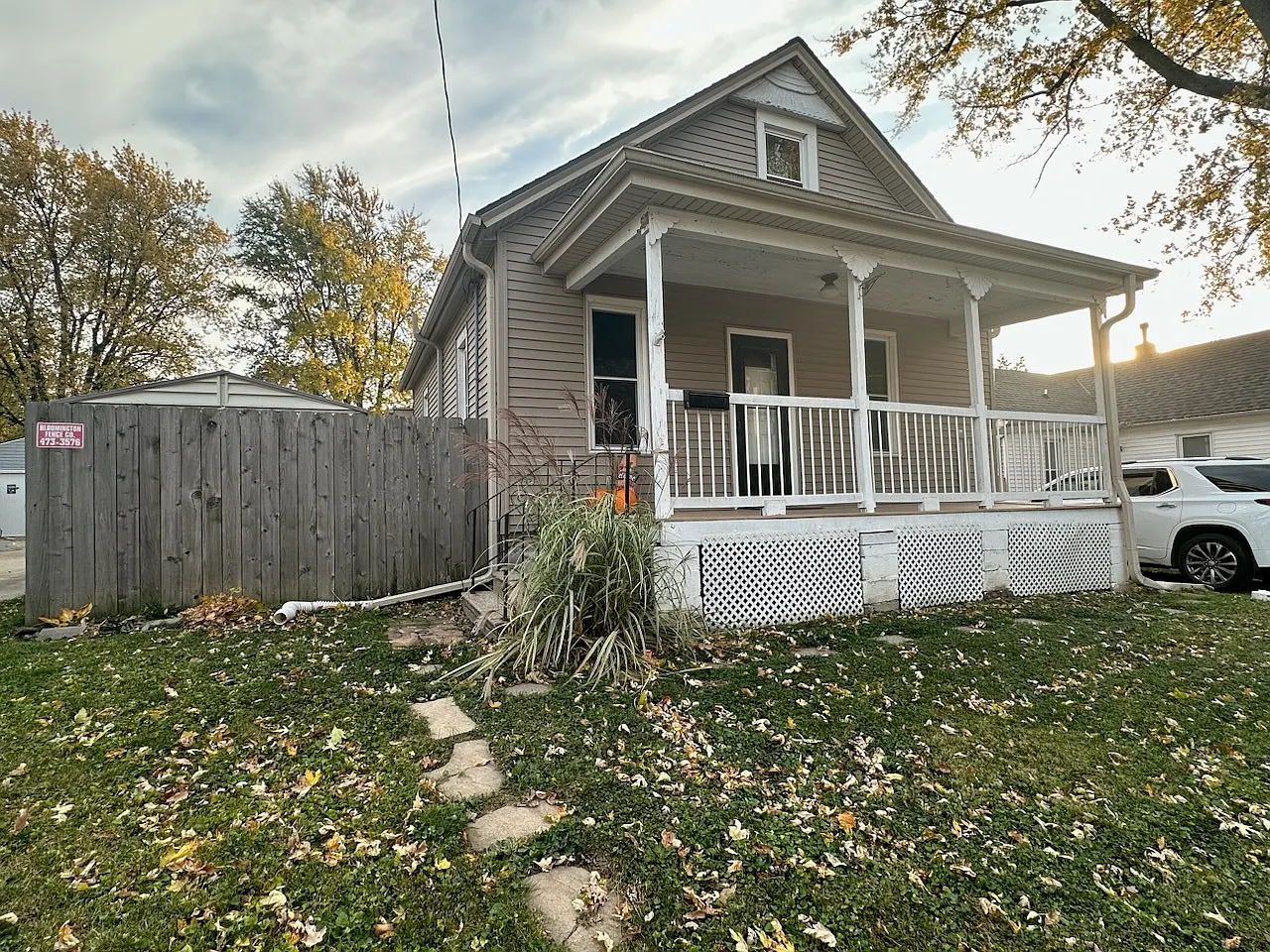 1110 W Oakland Ave photo 1