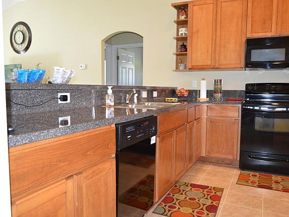 4th image of 2741 Royal Pointe Dr