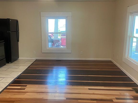 3rd image of 714 Washington Ave APT 1