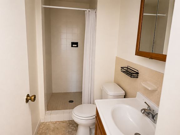 3rd image of 46 Lancaster Ter #201