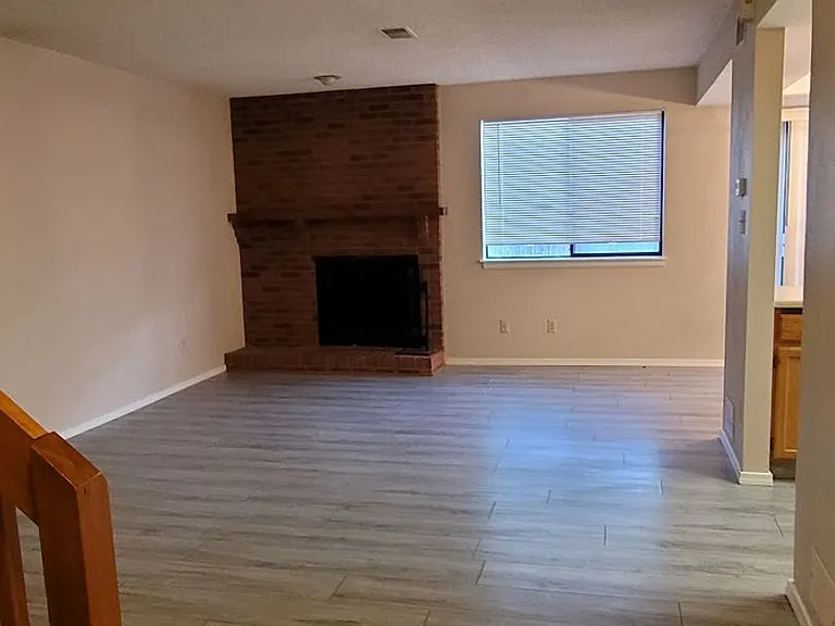1062 S Yampa St — Photo 2