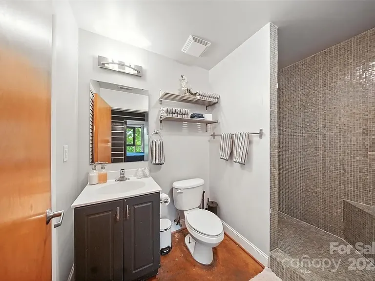 715 N Church St #215 — Photo 9