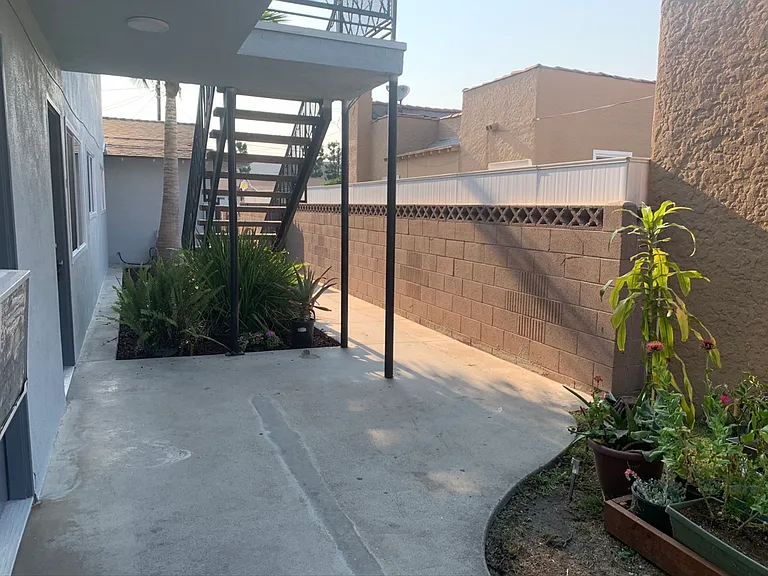 11670 Esther Street - E — Photo 13