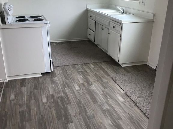 2nd image of 218 Belmont Ave APT 6