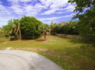 8 Marguerita Dr, Sewalls Point, FL 34996