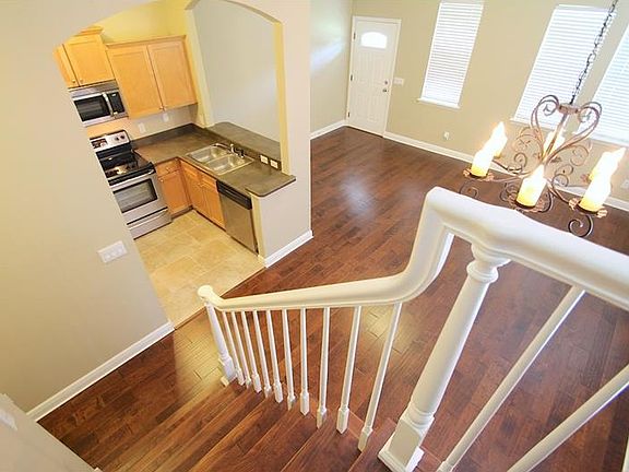 2nd image of 611 Hillcrest St Unit 1