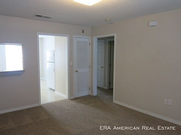 4th image of 28 Garden Ln APT 5