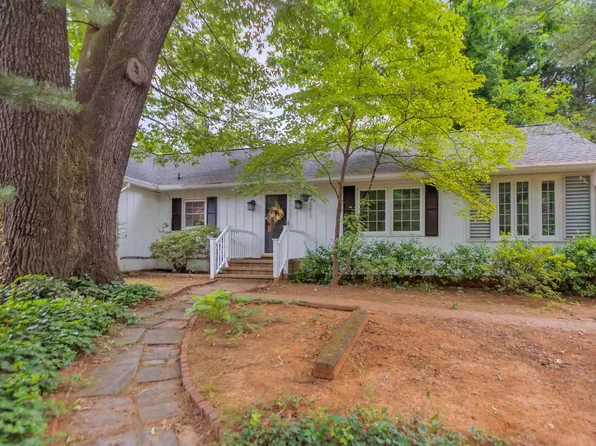2211 Shelby Dr, Charlottesville, VA 22901