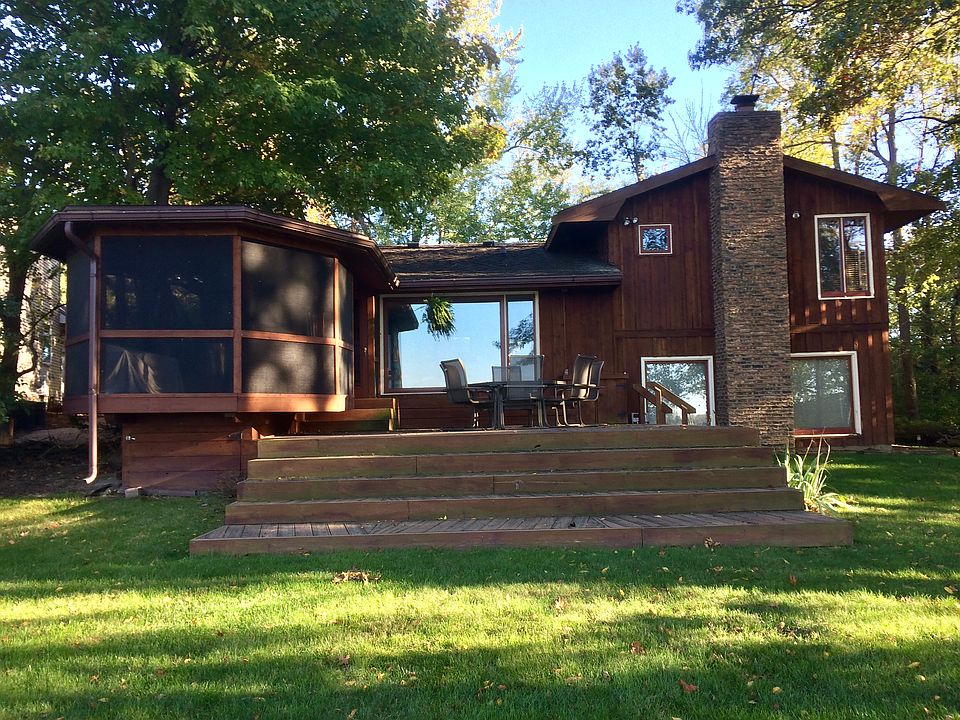 1st image of 25326 Hiawatha Ln