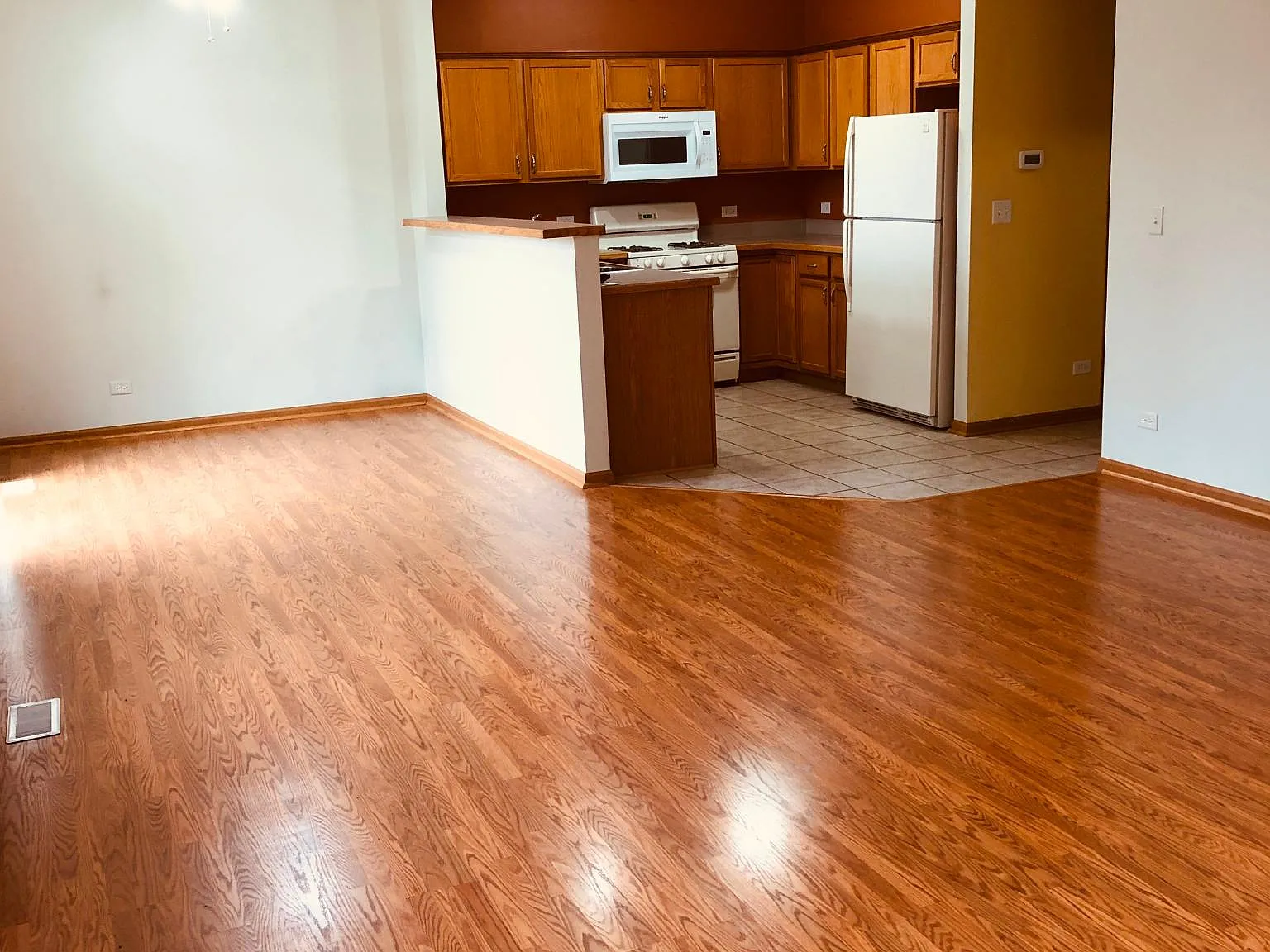 3 bed, 1.5 bath, 1646 sqft, $2,250 — Photo 4