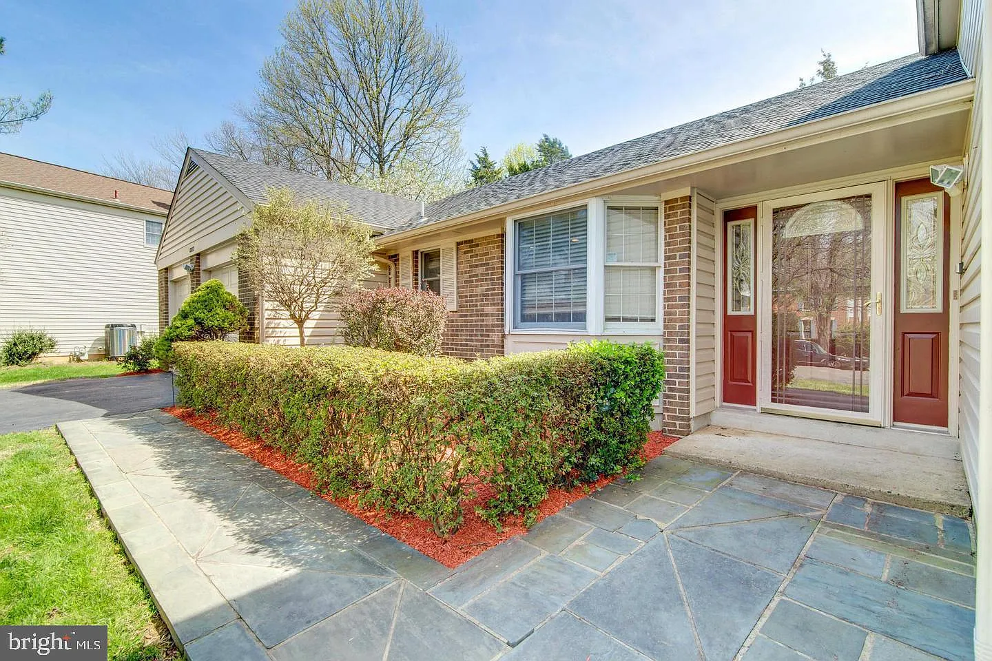4 bed, 3.0 bath, 2707 sqft, $5,100 — Photo 3