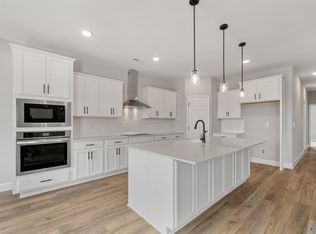 183 Slade Thomas Dr, Meridianville, AL 35759