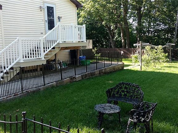 3rd image of 15 Amana Dr