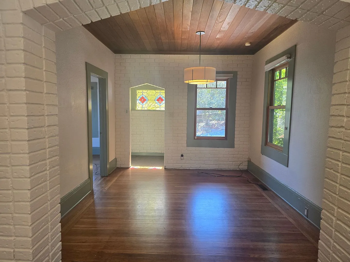 Beautiful Diamond in the Heart of Point Richmond — Photo 2