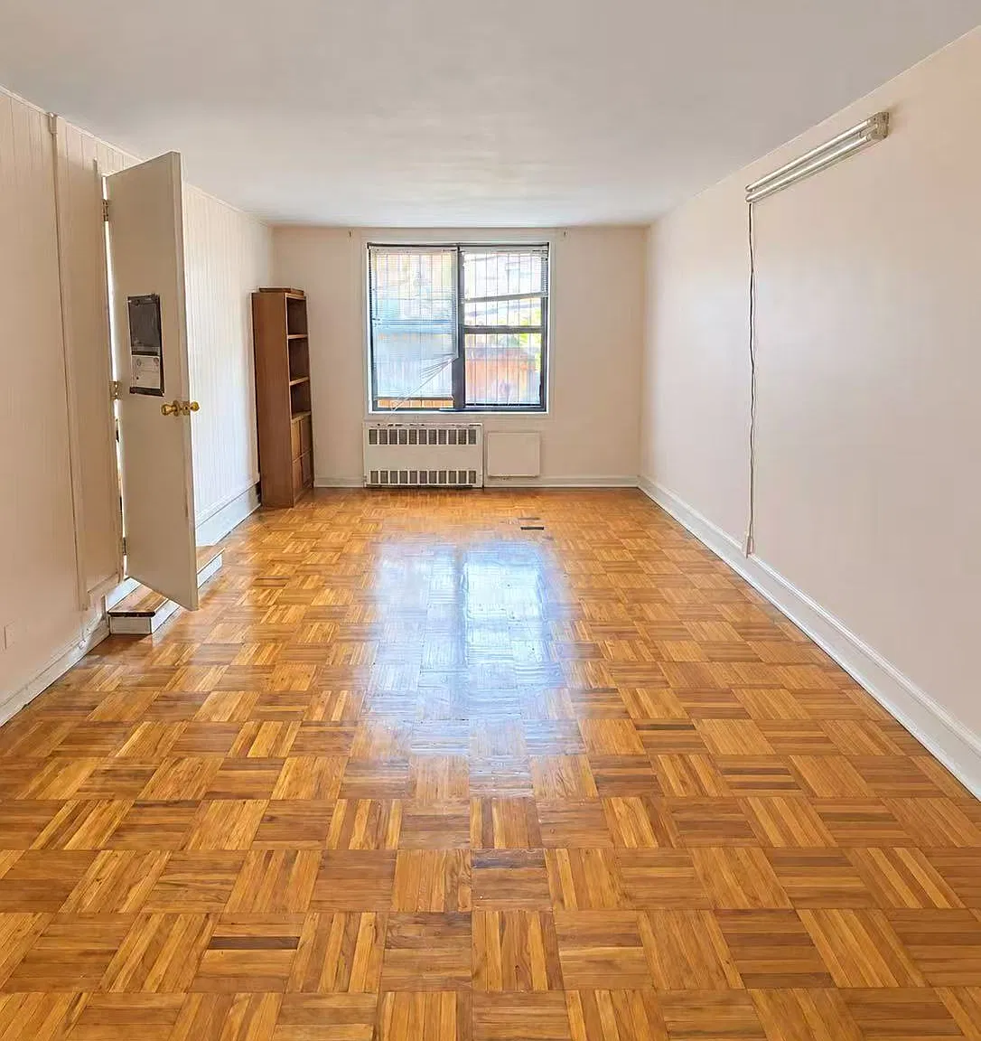 1 bed, 900 sqft, $2,400 — Photo 3