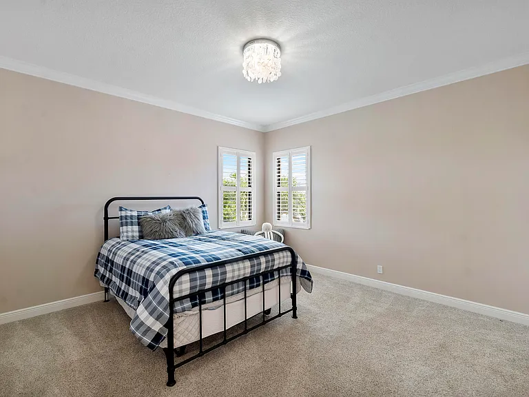11525 NW 81st Pl — Photo 24