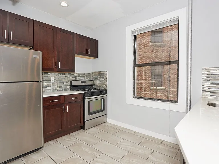 1068 Ward Ave #1E — Photo 14