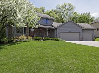 1388 Michelle Dr, Eagan, MN 55123
