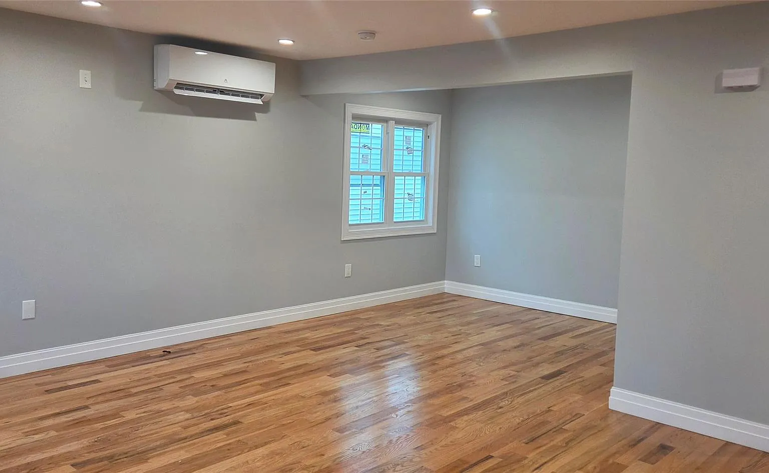 3 bed, 2.0 bath, 2100 sqft, $3,850 — Photo 3