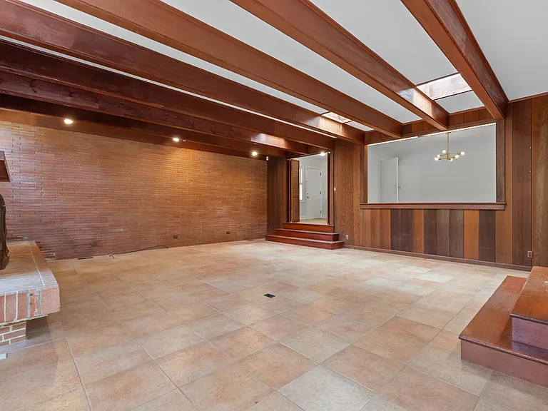 225 Arbutus Rd — Photo 14