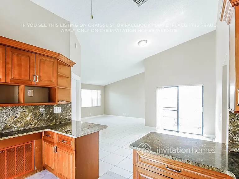 9810 SW 57th St — Photo 7