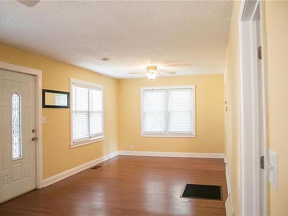 2nd image of 1131 E Gudgell Ave